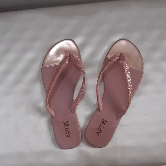 Apt 9 Sz M 7-8 Coral Rhinestone strap flip flop sandals with tag - Picture 1 of 2